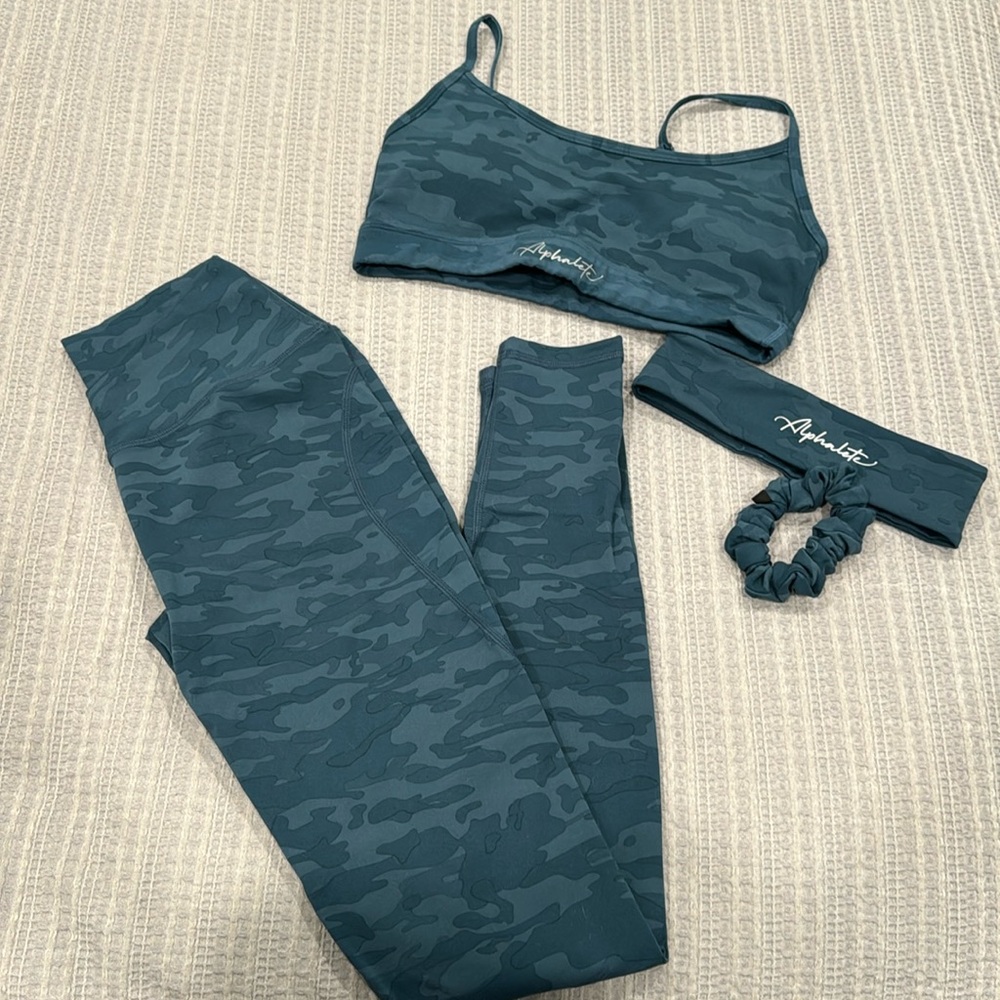Alphalete Camo Leggings Set in Dark Green